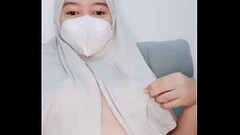 Ngentot pacar jilbaber cantik yang hyper, Goyangan nya bikin Keluar didalam Thumb