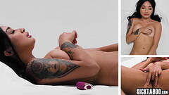 Asian MILF with perfect body Avery Black pleased herself and masturbated Thumb