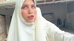 Cum Walk and Pee in Public with Burka on her Thumb