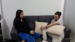 resulto bien cachonda la joven, se ofrece a chuparme la verga y me pone su co&ntilde_o en la boca pa Thumb